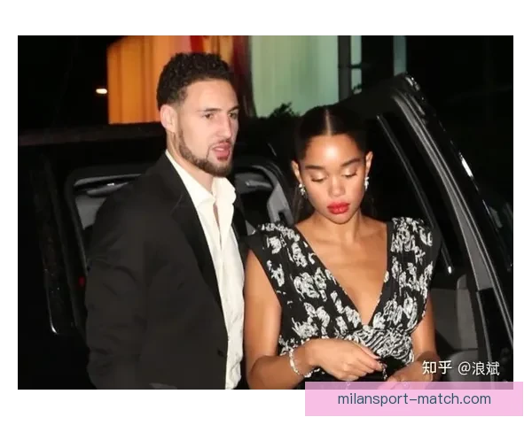 克莱汤普森女友梅根斯塔莉安演出时突感不适紧急送医引关注